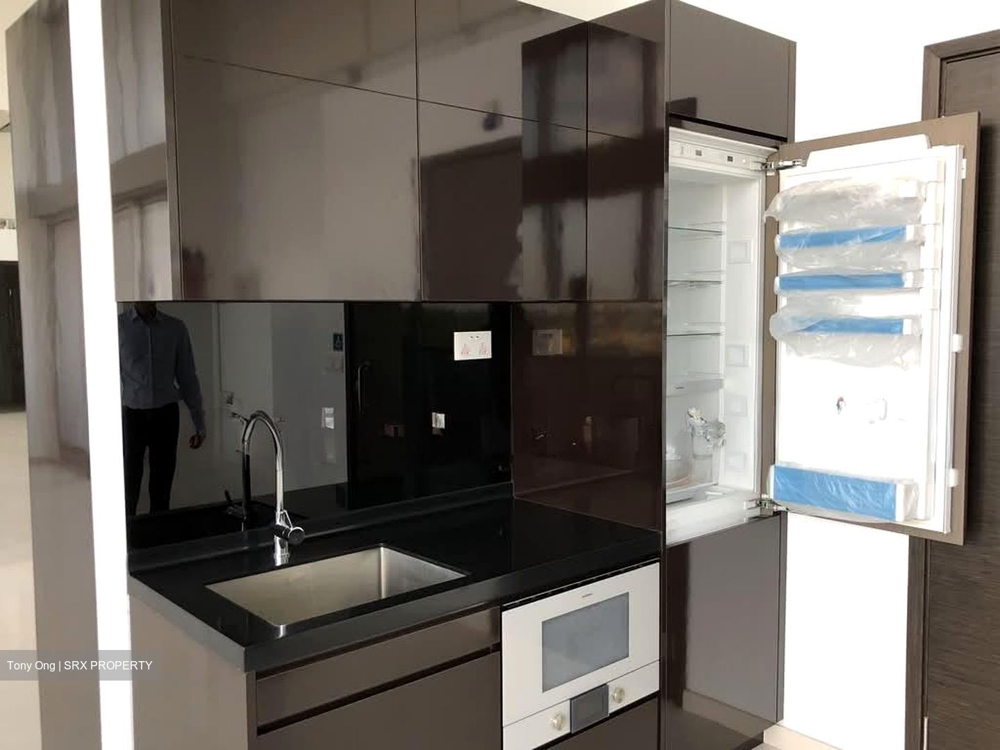 Eon Shenton (D2), Office #596882221